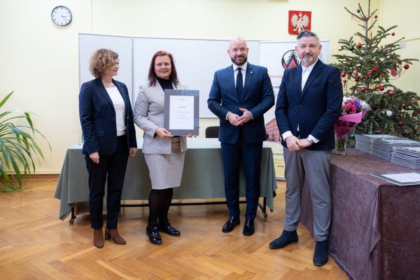 Wręczenie dyplomów dyrektorom placówek oświatowych, 10.01.2024